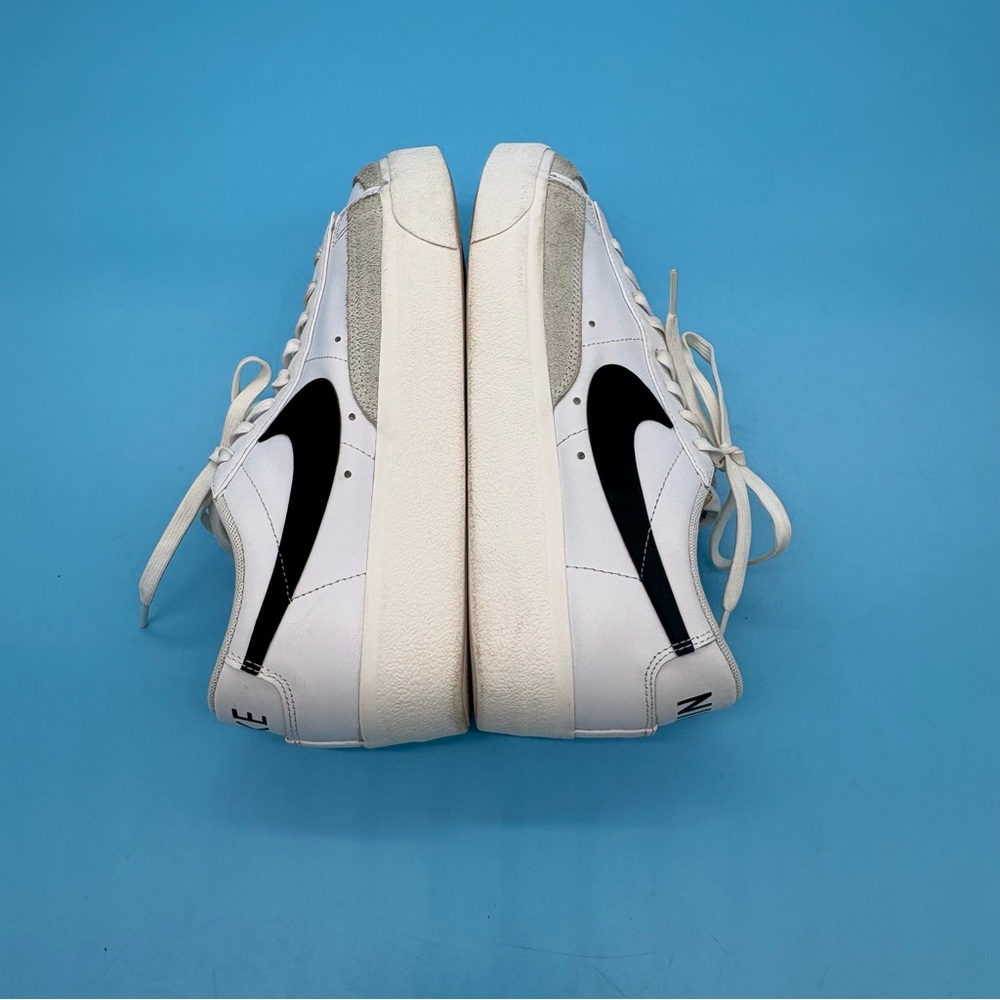 Nike White Black Low-Top Sneakers - Picture 2 of 10